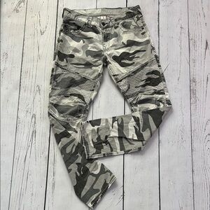 Men’s TRUE RELEGION Camouflage Cargo Pants Size 32